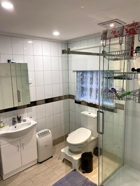 Self Contained En-Suite Private Bathroom, Private Entrance, Close To Shops & Hospital Homestay Hamilton Zewnętrze zdjęcie