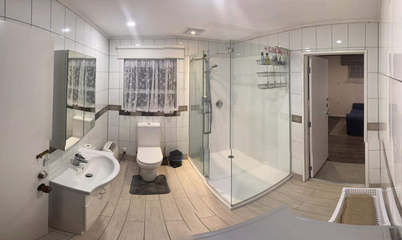 Self Contained En-Suite Private Bathroom, Private Entrance, Close To Shops & Hospital Homestay Hamilton Zewnętrze zdjęcie