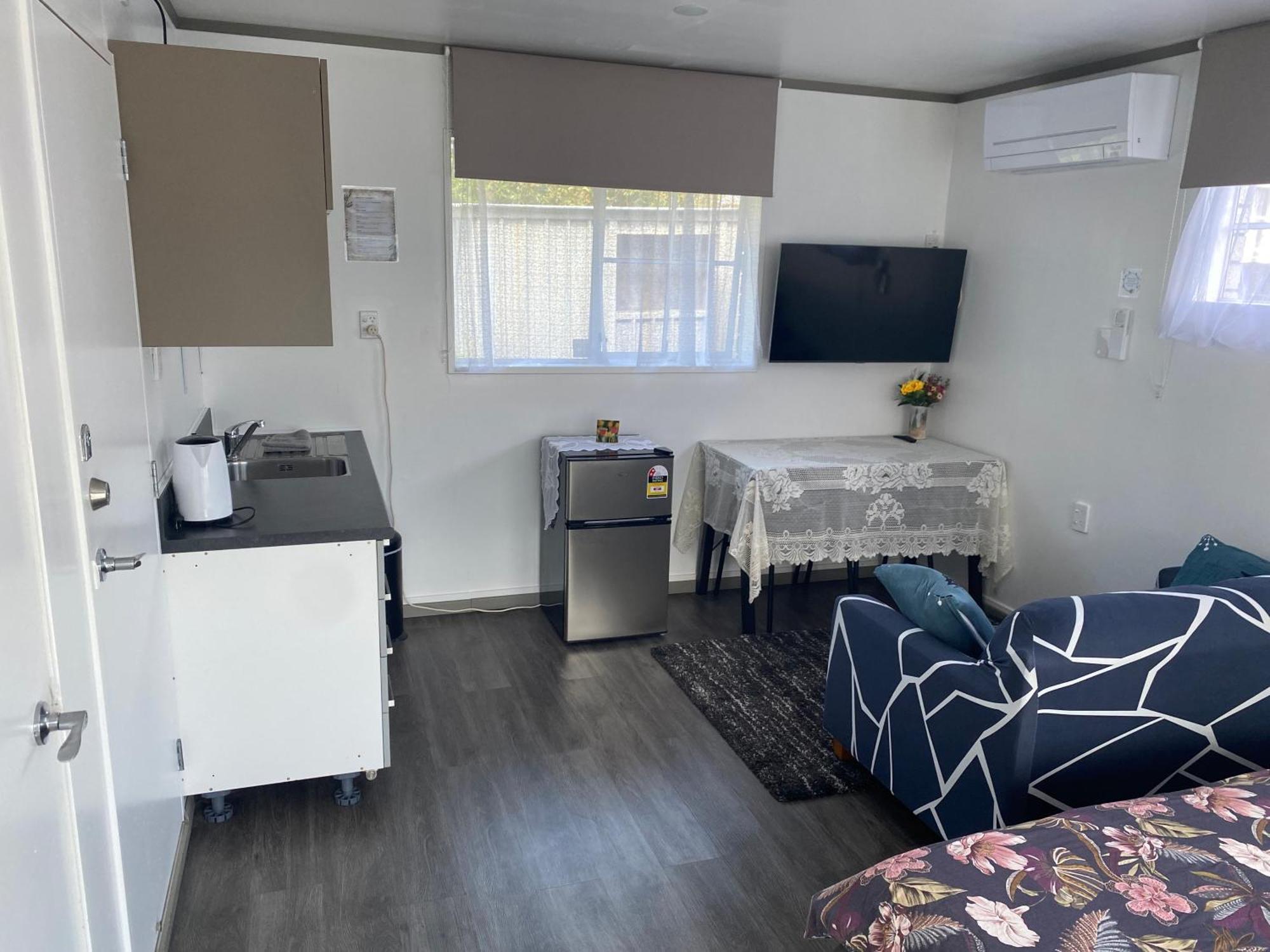 Self Contained En-Suite Private Bathroom, Private Entrance, Close To Shops & Hospital Homestay Hamilton Zewnętrze zdjęcie