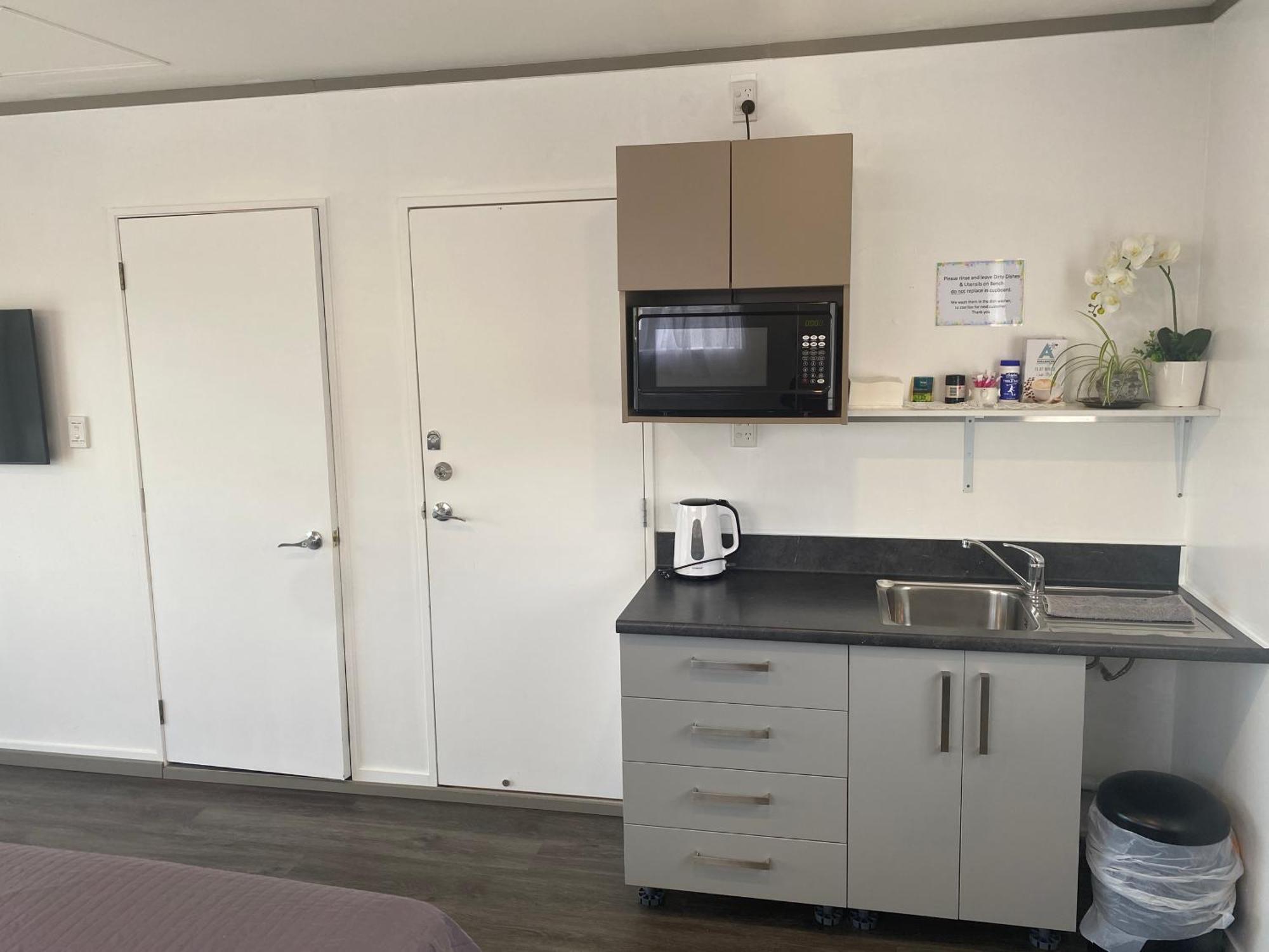Self Contained En-Suite Private Bathroom, Private Entrance, Close To Shops & Hospital Homestay Hamilton Zewnętrze zdjęcie